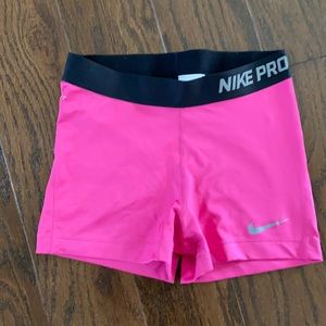 EUC Nike pro size M
